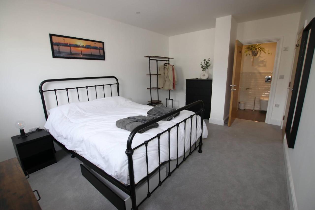 Modern Home For Small Groups By Stones Throw Apartments - Free Parking - Sea View Worthing Exterior photo